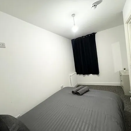 Small Double Westbury-on-trym Проживание в семье